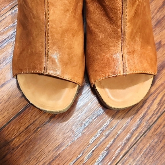 Isola Leather Boho Peep Toe Clog - Picture 5 of 7